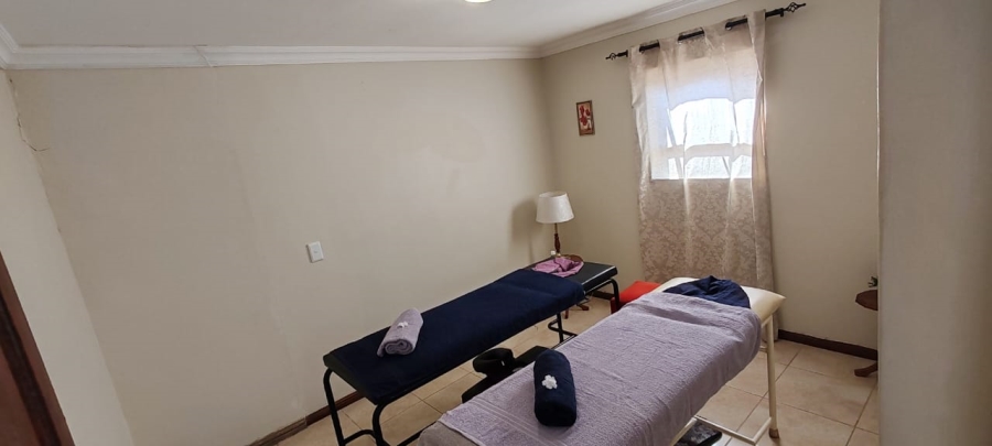 To Let 2 Bedroom Property for Rent in Zeekoevlei Western Cape